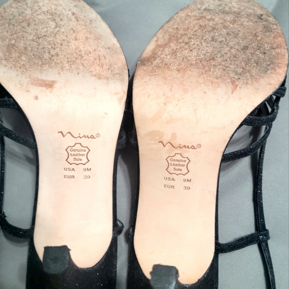 One pair of NINA dressy shoes. Black with silver sparkles. Size 9M - Picture 2 of 4